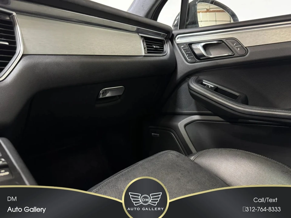 2018 Porsche Macan - Image 27 of 31