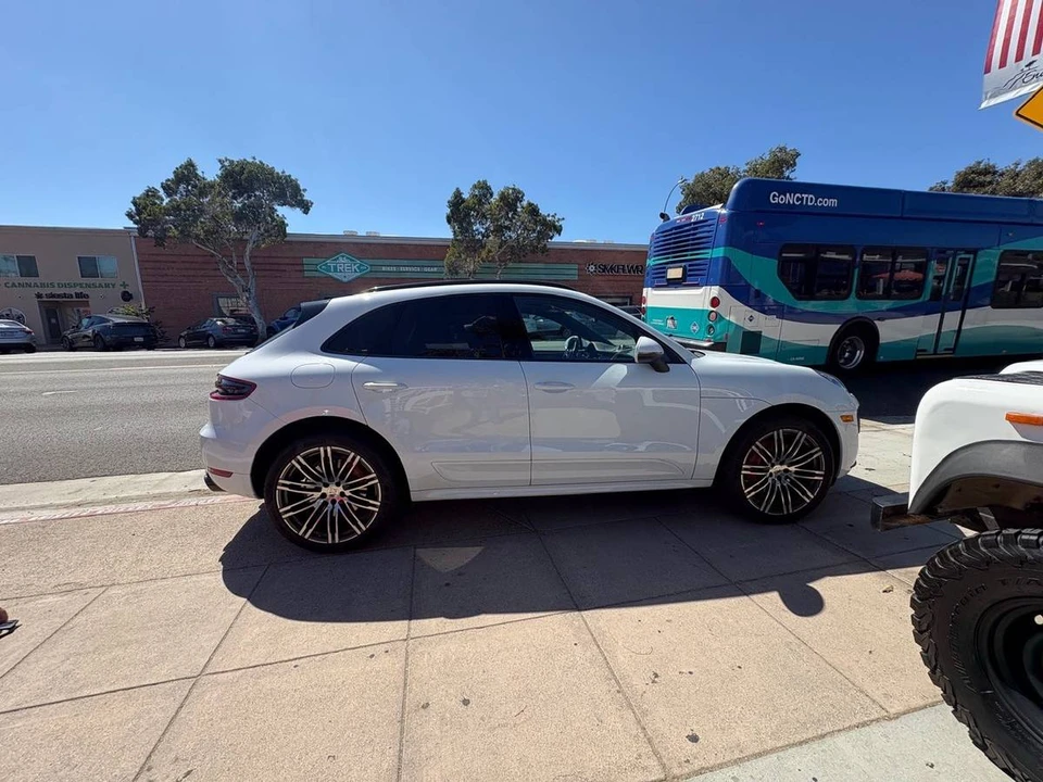 2018 Porsche Macan Turbo - Image 3 of 4