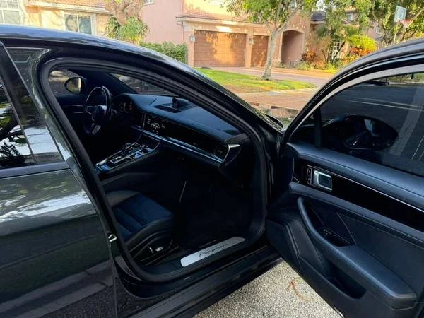 2018 Porsche 971 Panamera - Image 17 of 18