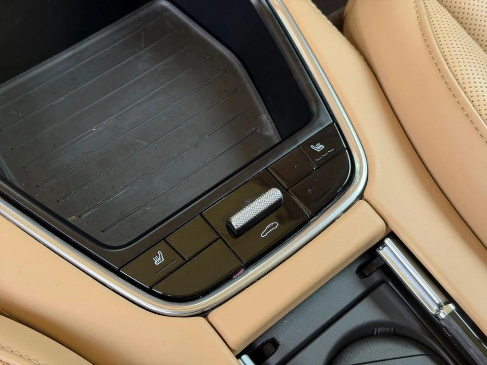 2018 Porsche 971 Panamera - Image 30 of 31