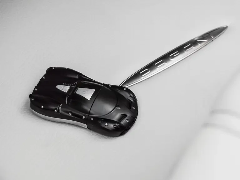 2018 Pagani Huayra - Image 27 of 31