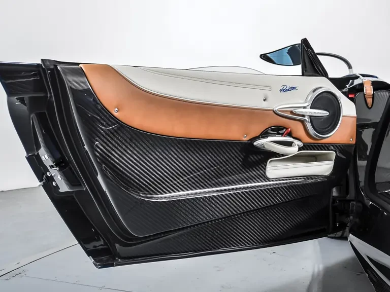 2018 Pagani Huayra - Image 15 of 31