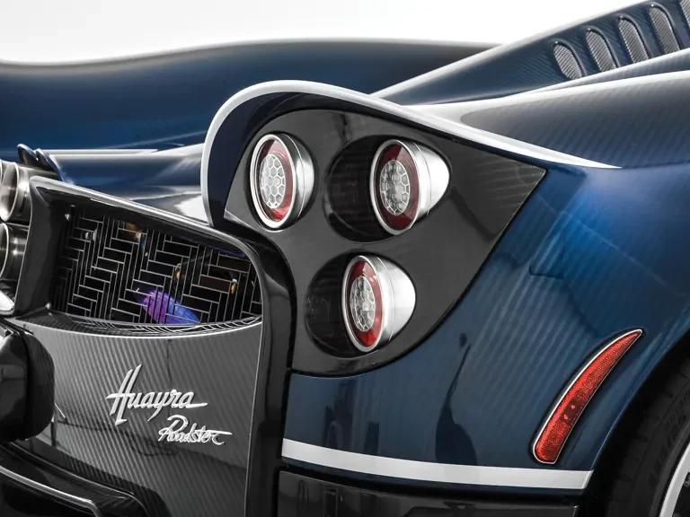 2018 Pagani Huayra - Image 9 of 31