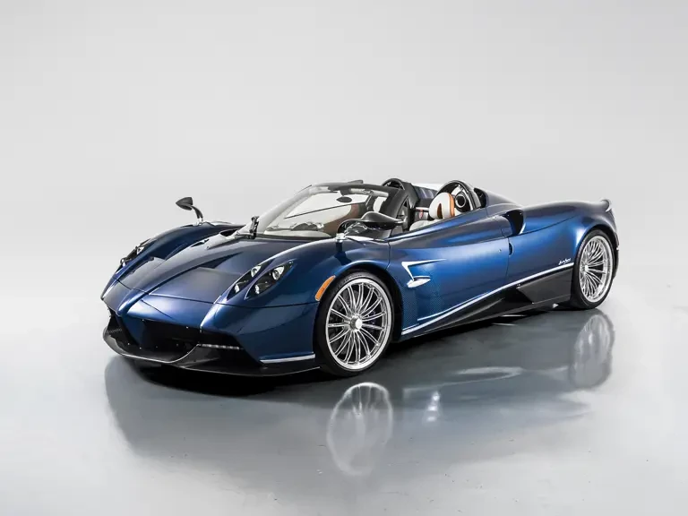 2018 Pagani Huayra - Image 2 of 31