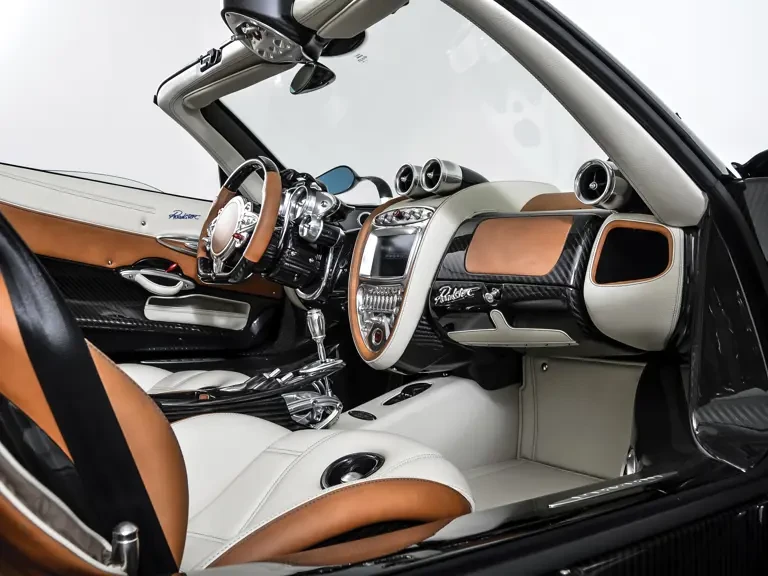 2018 Pagani Huayra - Image 19 of 31