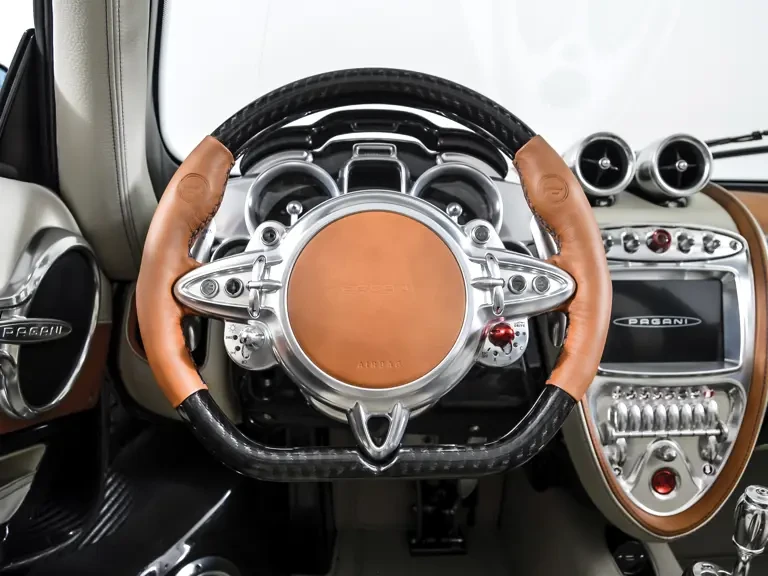 2018 Pagani Huayra - Image 17 of 31