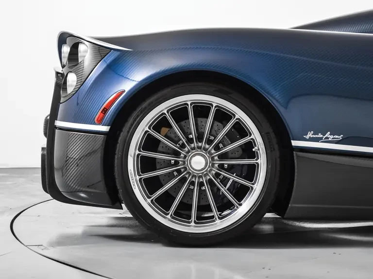 2018 Pagani Huayra - Image 8 of 31