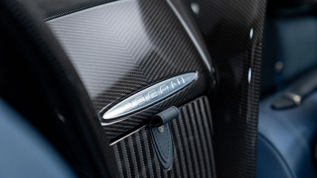 2018 Pagani Huayra - Image 22 of 31