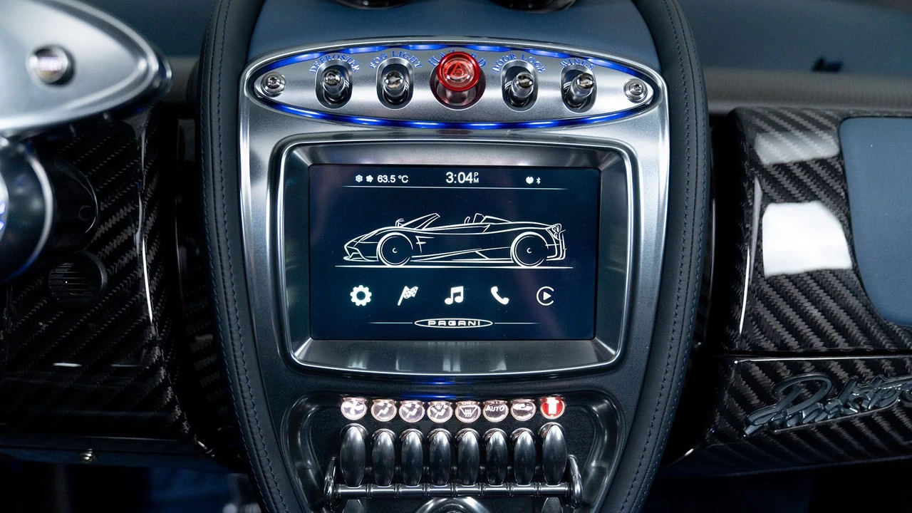 2018 Pagani Huayra - Image 17 of 31