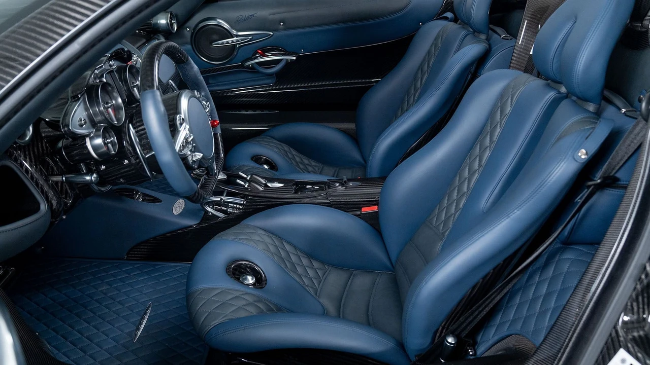 2018 Pagani Huayra - Image 8 of 31