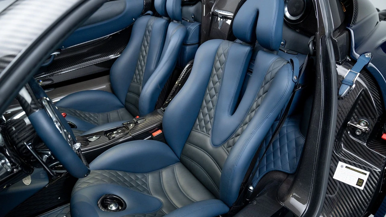2018 Pagani Huayra - Image 14 of 31