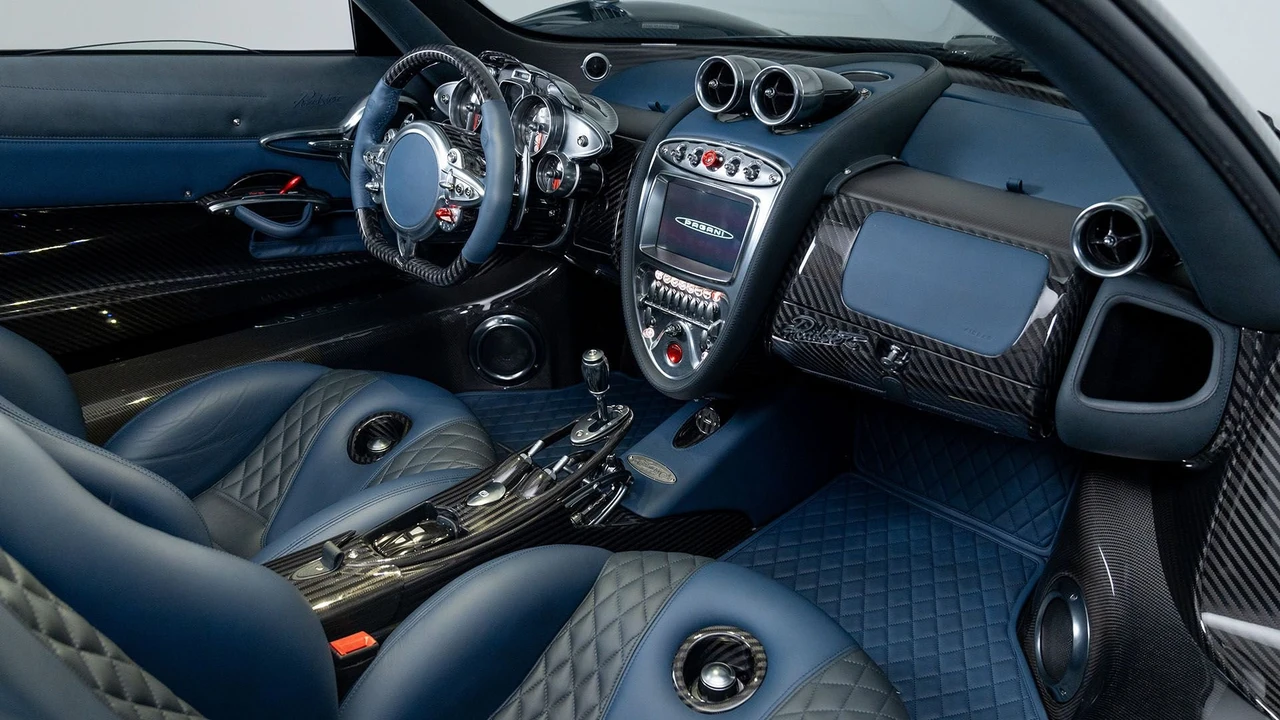 2018 Pagani Huayra - Image 10 of 31