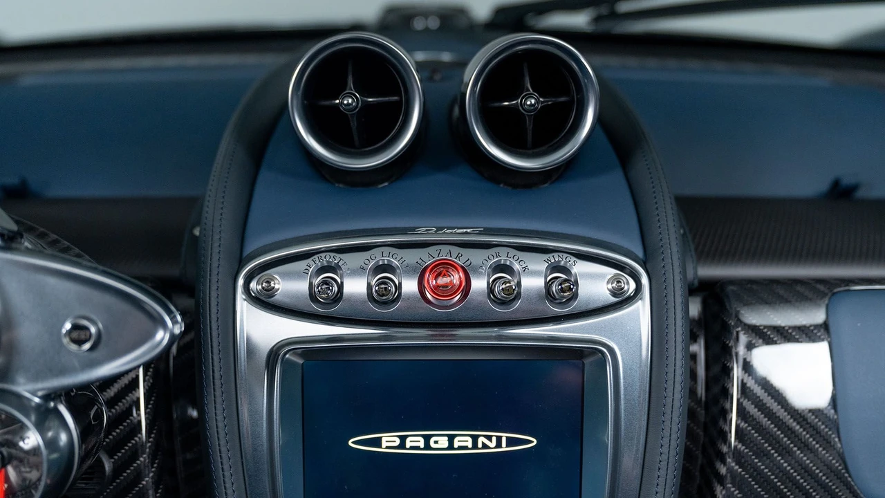 2018 Pagani Huayra - Image 19 of 31