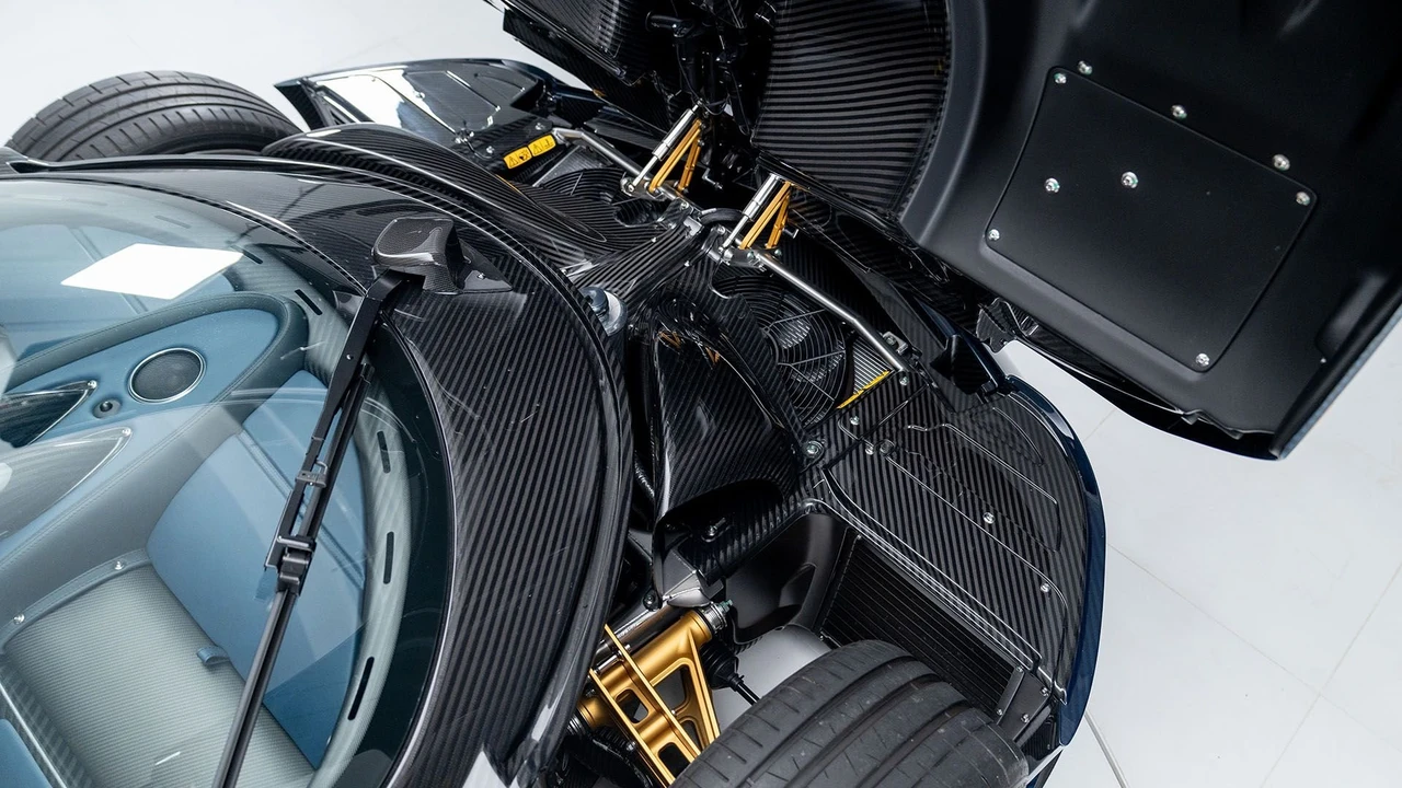 2018 Pagani Huayra - Image 29 of 31