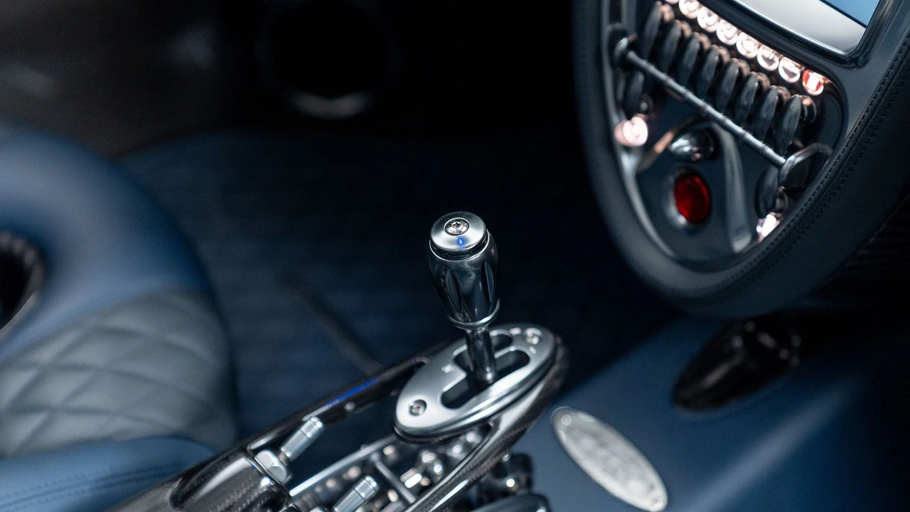 2018 Pagani Huayra - Image 15 of 31