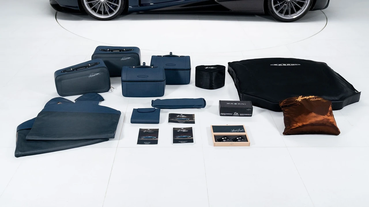 2018 Pagani Huayra - Image 28 of 31