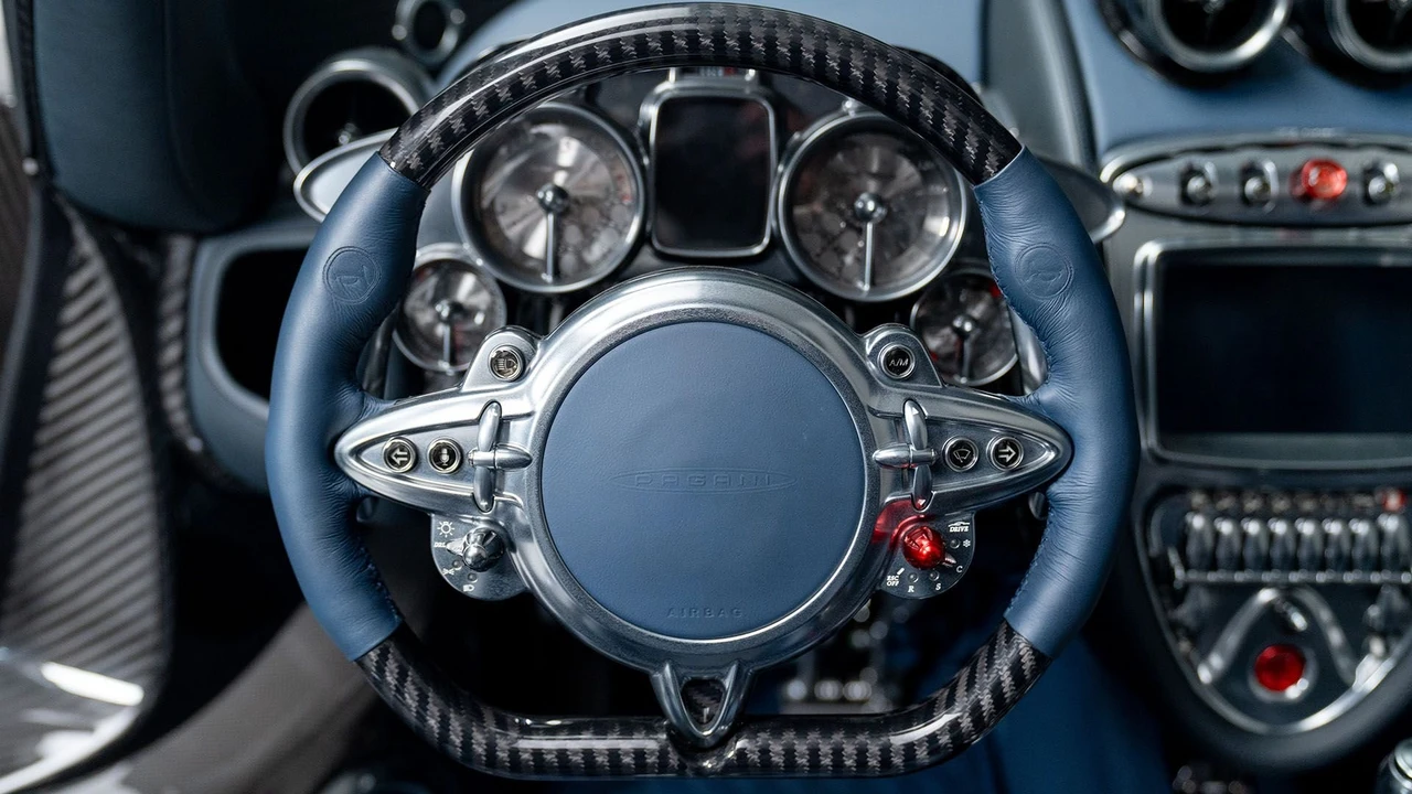 2018 Pagani Huayra - Image 13 of 31