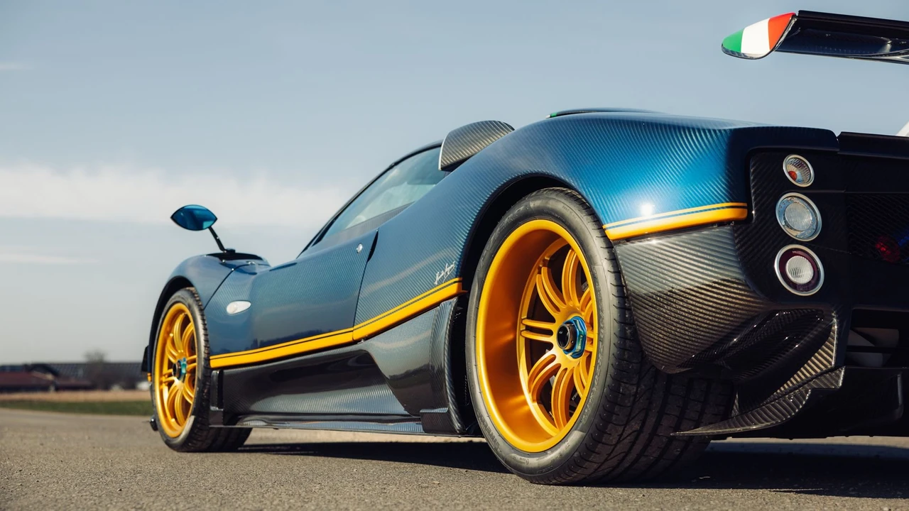 2018 Pagani Zonda - Image 24 of 31