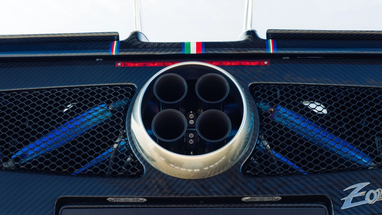 2018 Pagani Zonda - Image 31 of 31