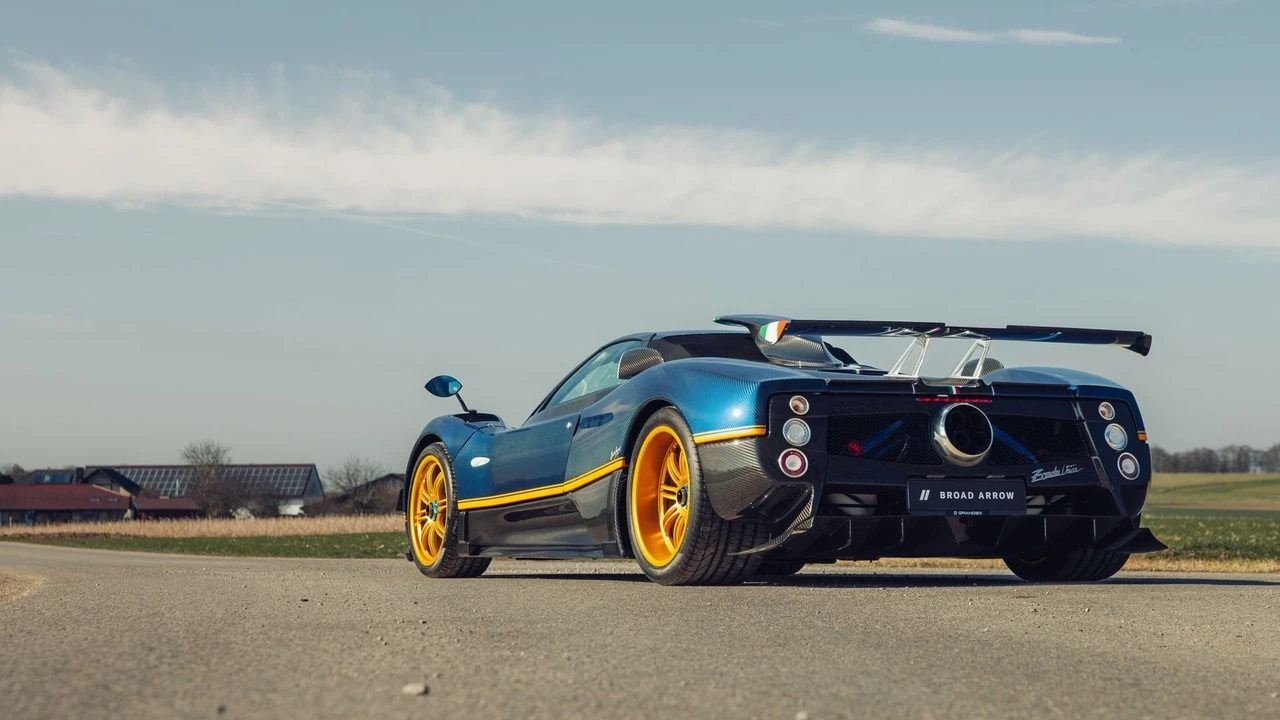 2018 Pagani Zonda - Image 12 of 31