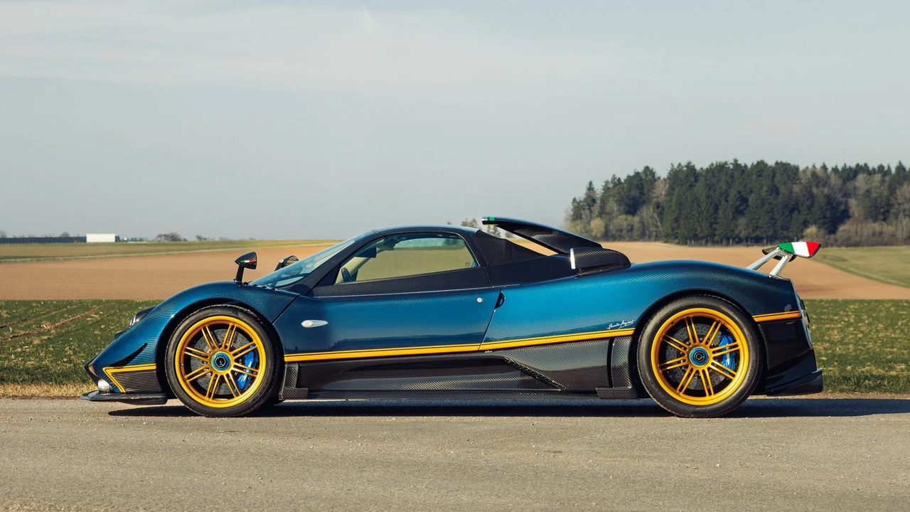 2018 Pagani Zonda - Image 11 of 31