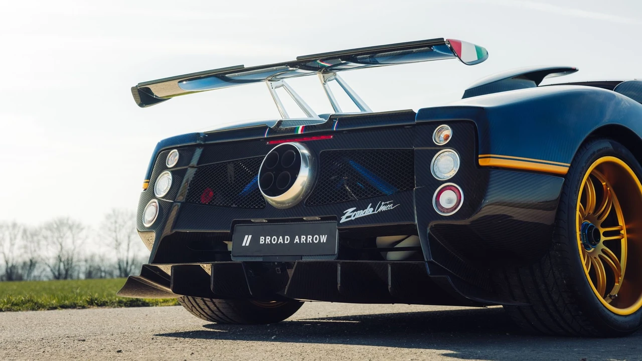 2018 Pagani Zonda - Image 30 of 31