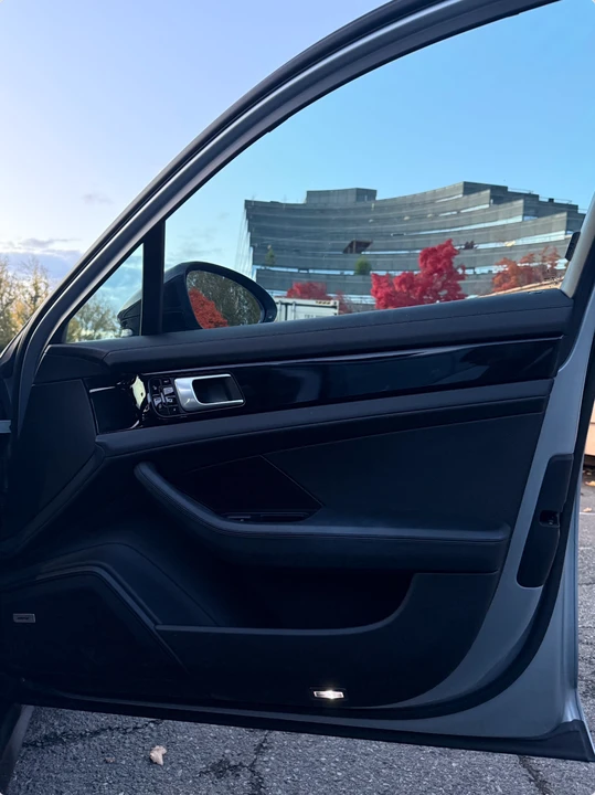 2018 Porsche 971 Panamera - Image 18 of 20