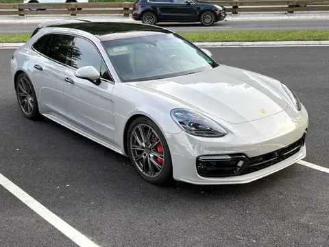 2018 Porsche Panamera Turbo Sport Turismo