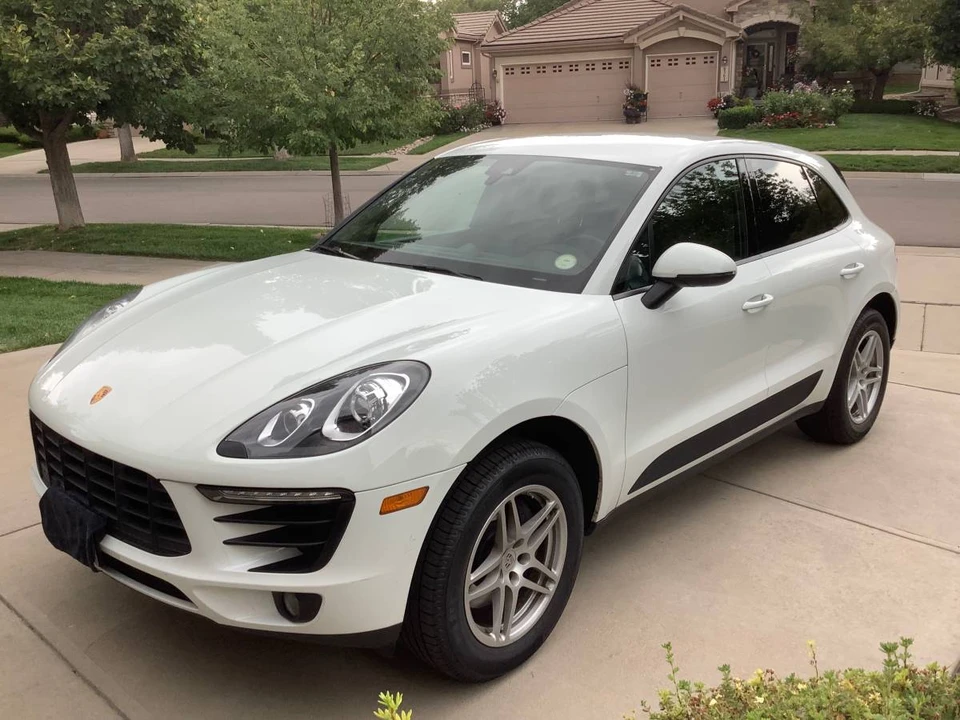 2018 Porsche Macan - Image 2 of 6
