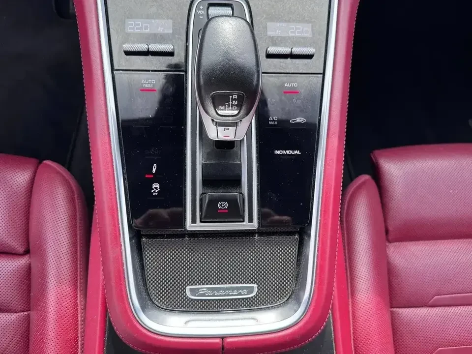 2018 Porsche 971 Panamera - Image 17 of 20