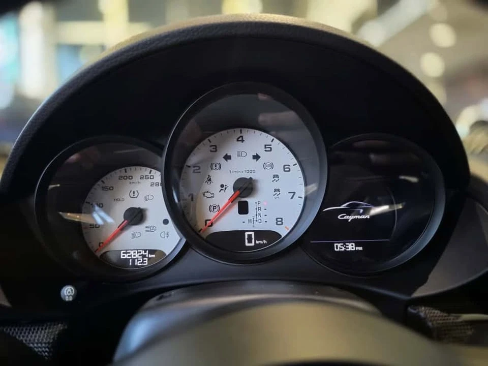 2018 Porsche 718 Cayman - Image 13 of 15