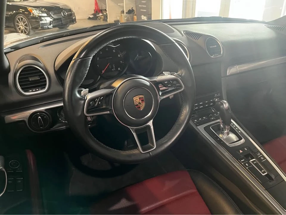 2018 Porsche 718 Boxster - Image 9 of 10