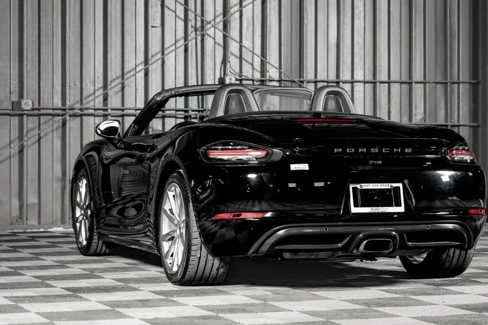 2018 Porsche 718 Boxster - Image 16 of 17