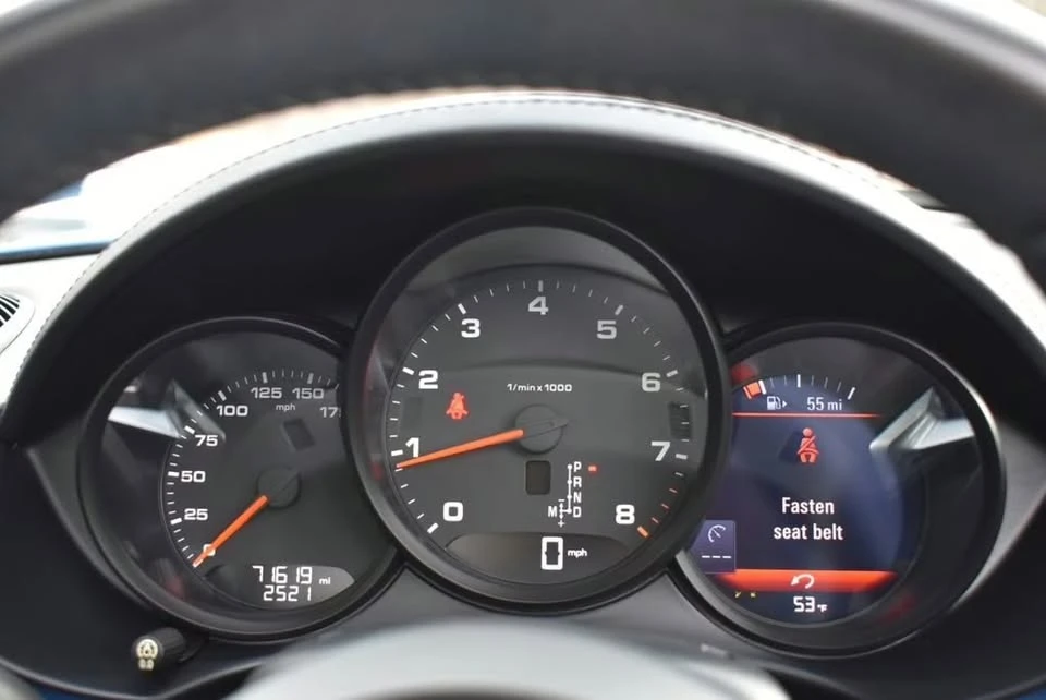 2018 Porsche 718 Boxster - Image 9 of 15