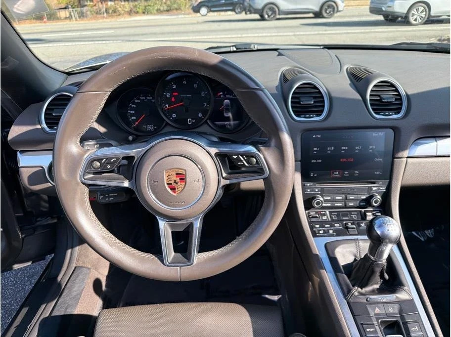 2018 Porsche 718 Boxster - Image 10 of 19