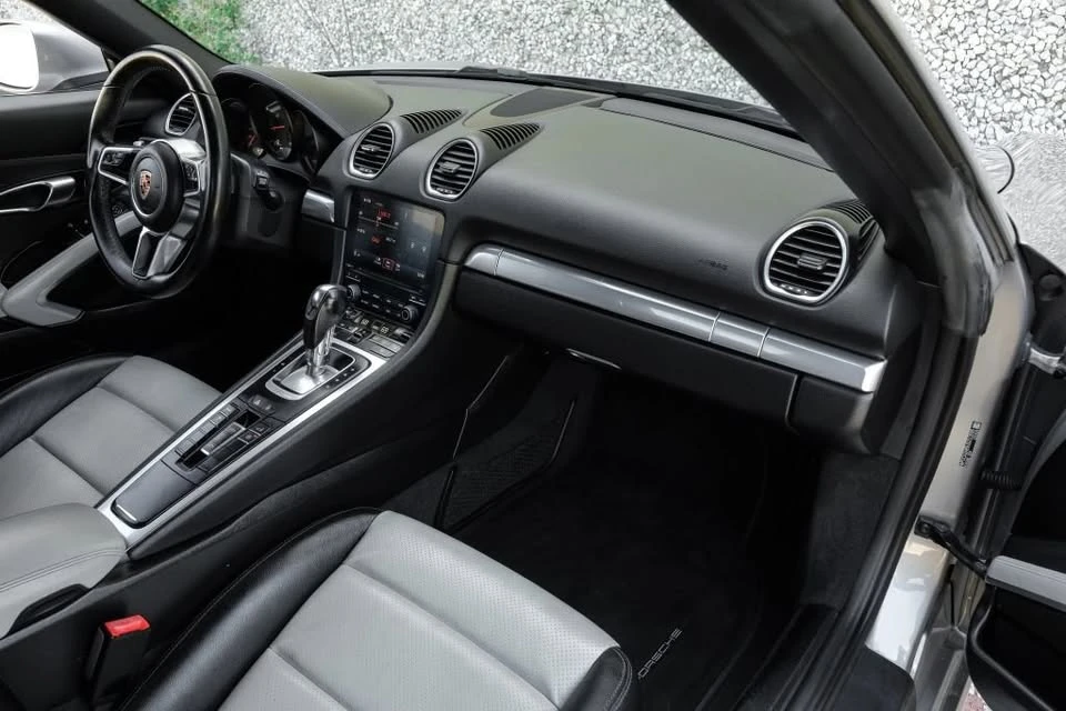 2018 Porsche 718 Boxster - Image 8 of 20