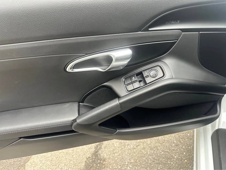 2018 Porsche 718 Boxster S - Image 9 of 17