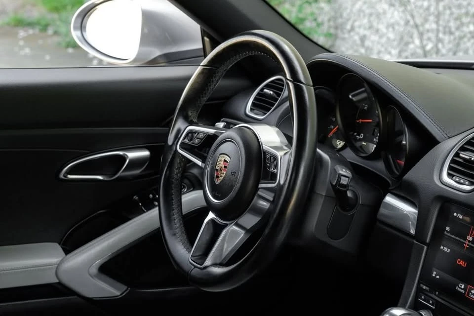 2018 Porsche 718 Boxster - Image 9 of 20
