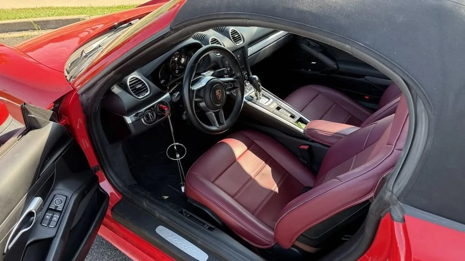 2018 Porsche 718 Boxster - Image 3 of 3