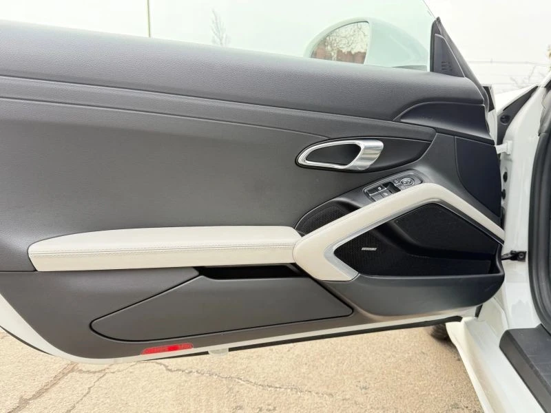 2018 Porsche 718 Boxster - Image 9 of 12