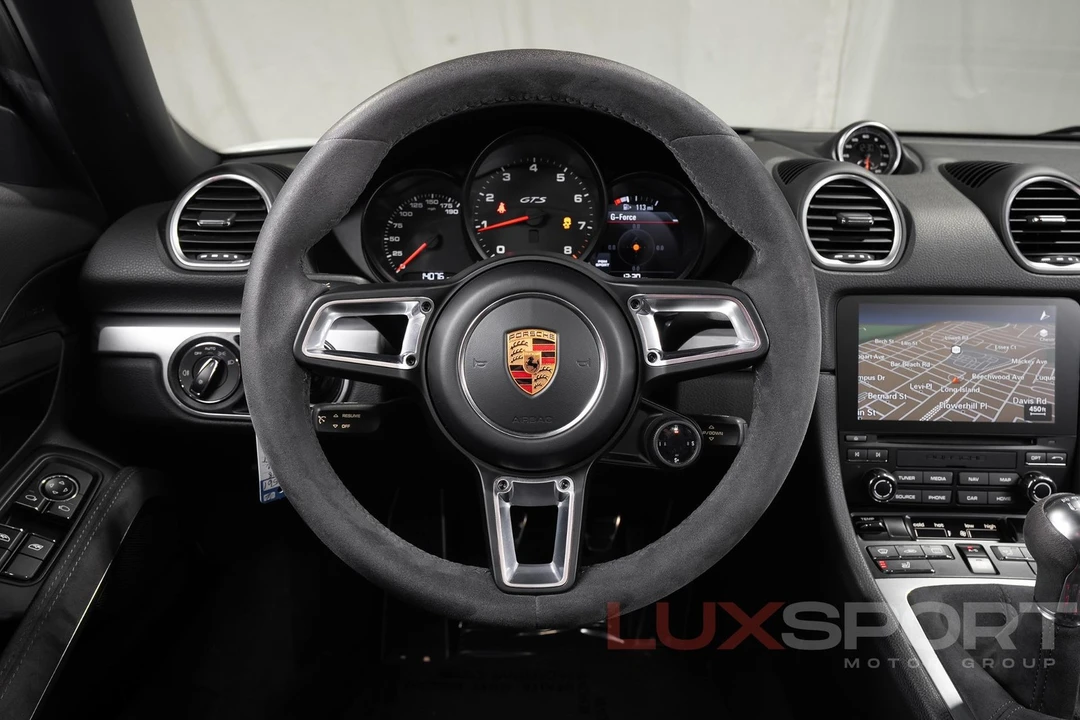 2018 Porsche - Image 29 of 31