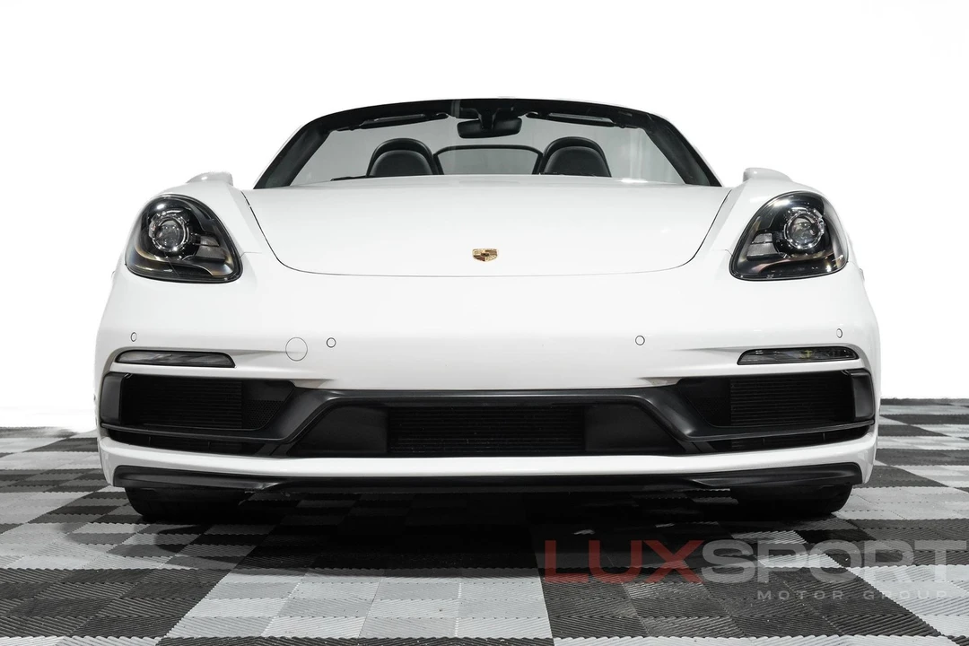 2018 Porsche - Image 12 of 31