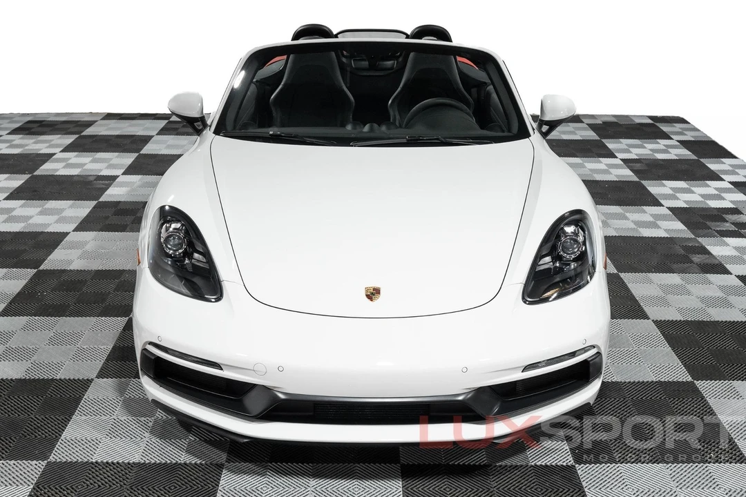 2018 Porsche - Image 11 of 31