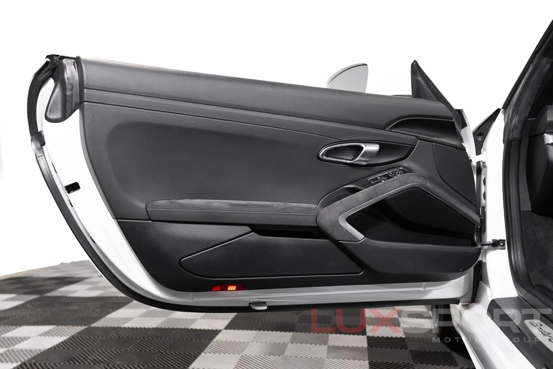 2018 Porsche - Image 13 of 31