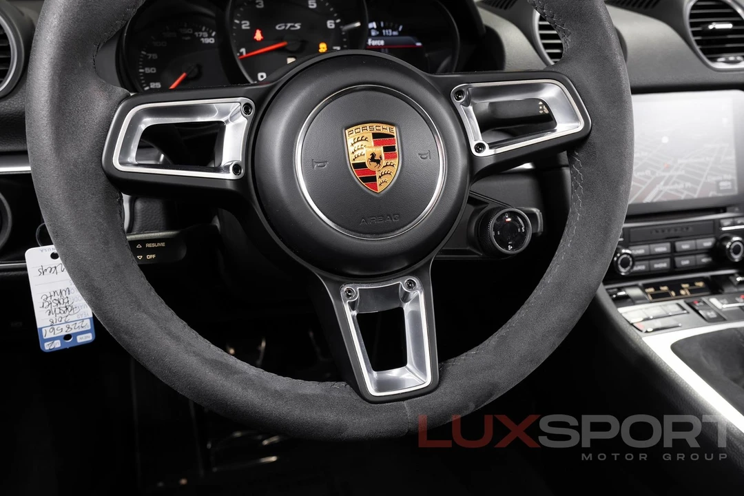 2018 Porsche - Image 28 of 31