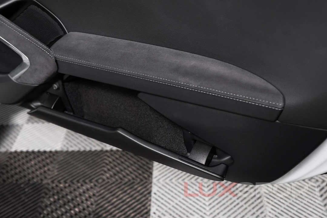 2018 Porsche - Image 21 of 31