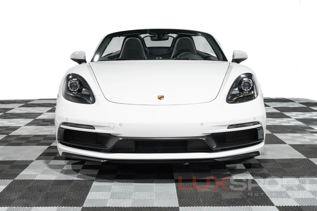 2018 Porsche - Image 10 of 31