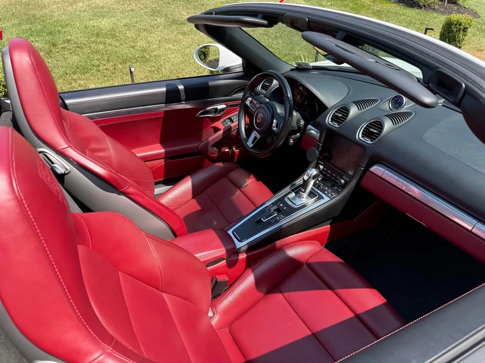 2018 Porsche 718 Boxster - Image 17 of 20