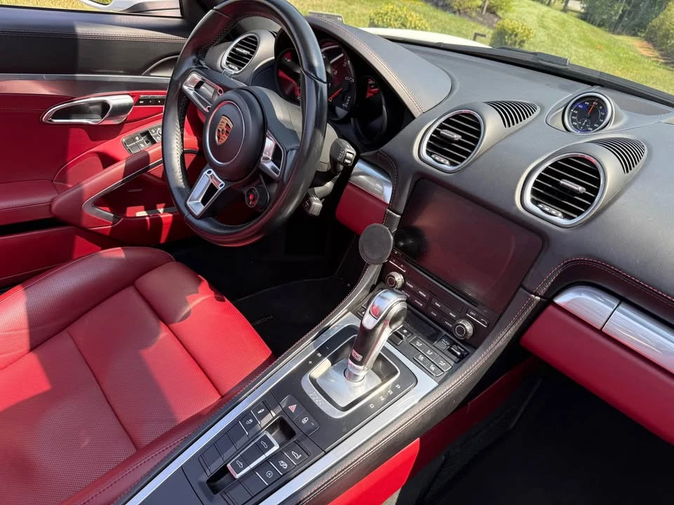 2018 Porsche 718 Boxster - Image 15 of 20
