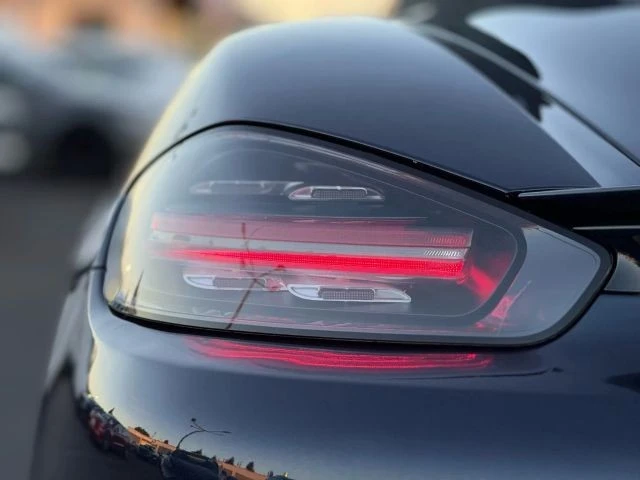 2018 Porsche 718 Boxster - Image 9 of 21